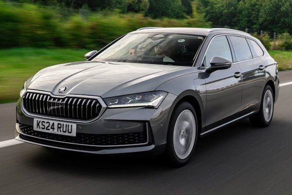 Официальный дебют: плагин-гибридный Skoda Superb Hatch
