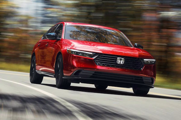 Представлено нову Honda Accord 2025: фото та деталі