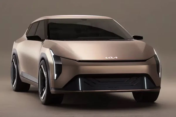 Kia представила электромобиль EV4 с запасом хода до 600 км