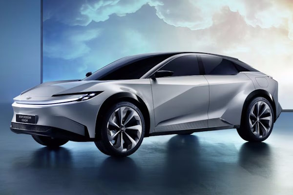 Toyota сохраняет лидерство на мировом автомобильном рынке пятый год подряд: ключевые показатели и тенденции