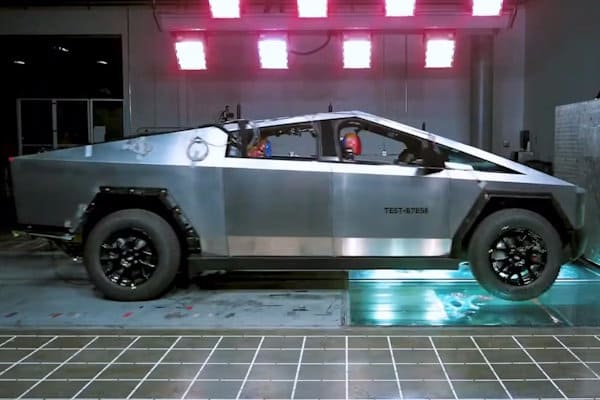 Tesla Cybertruck отримав 5 зірок за безпеку, але є нюанси