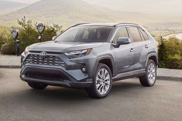 Toyota призупинила виробництво кросовера RAV4 через смертельний інцидент