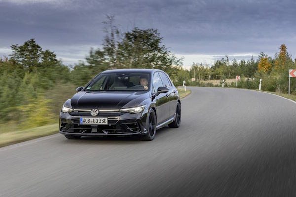 Volkswagen Golf GTI получит новый двигатель мощностью 272 л.с. в 2028 году